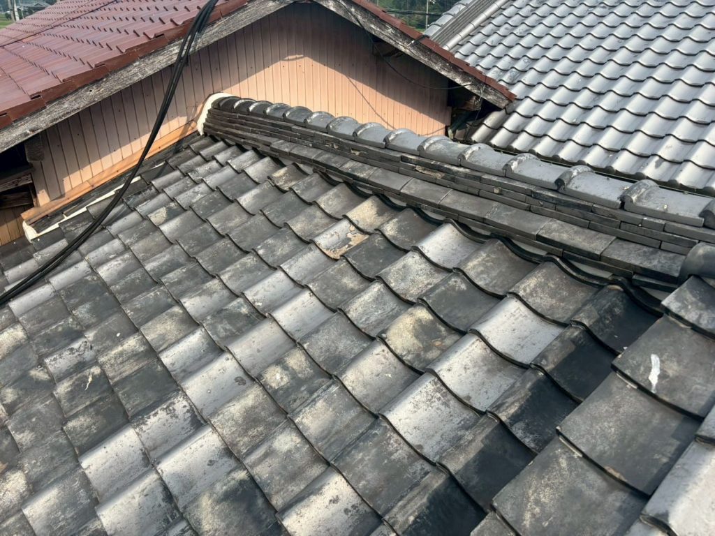 取り合い部の瓦屋根